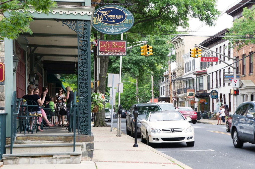 Lambertville, NJ Angela Karas CDAE 102 Summer 2016 Communities in