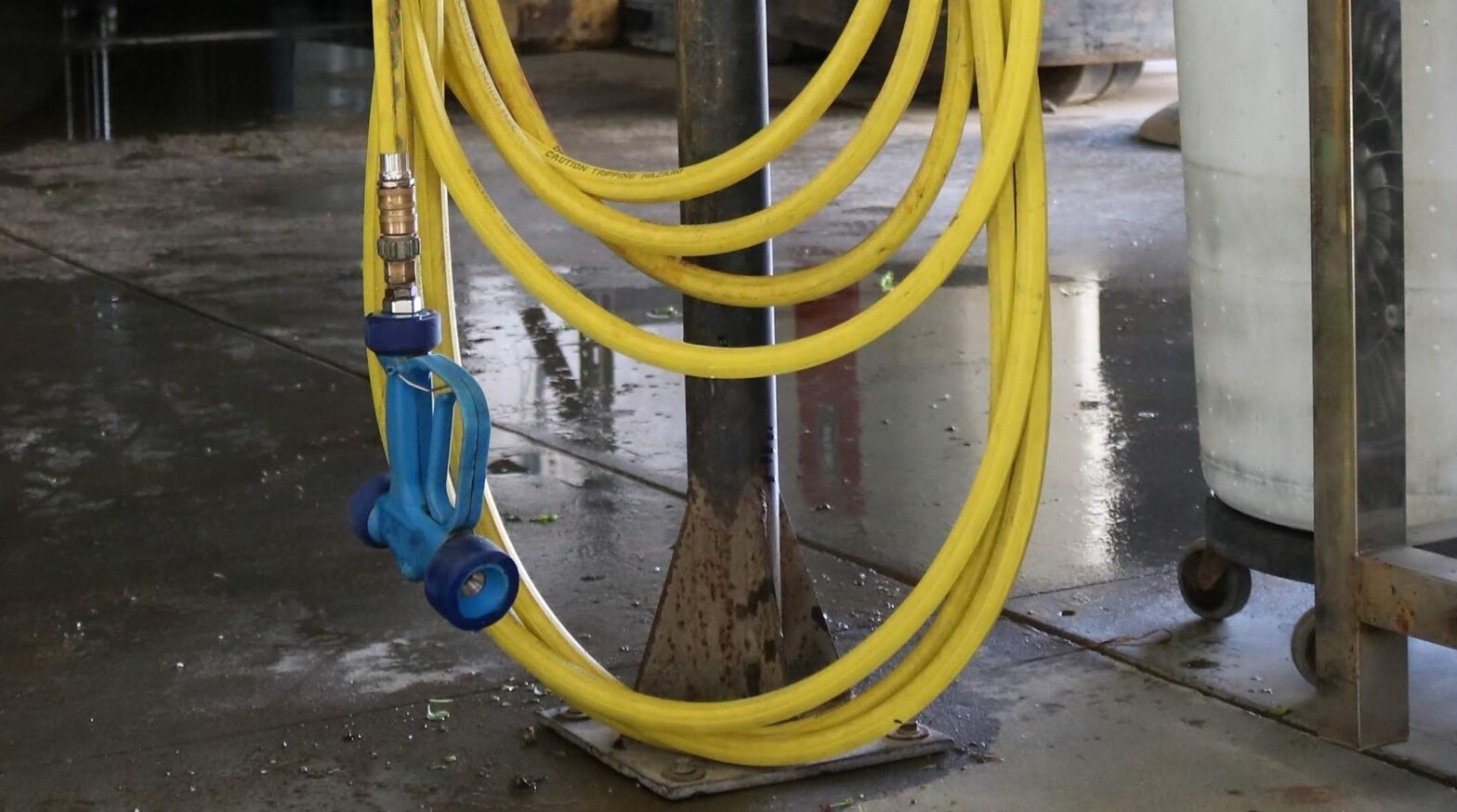 Industrial hose reel washdown package - includes water gun/nozzle